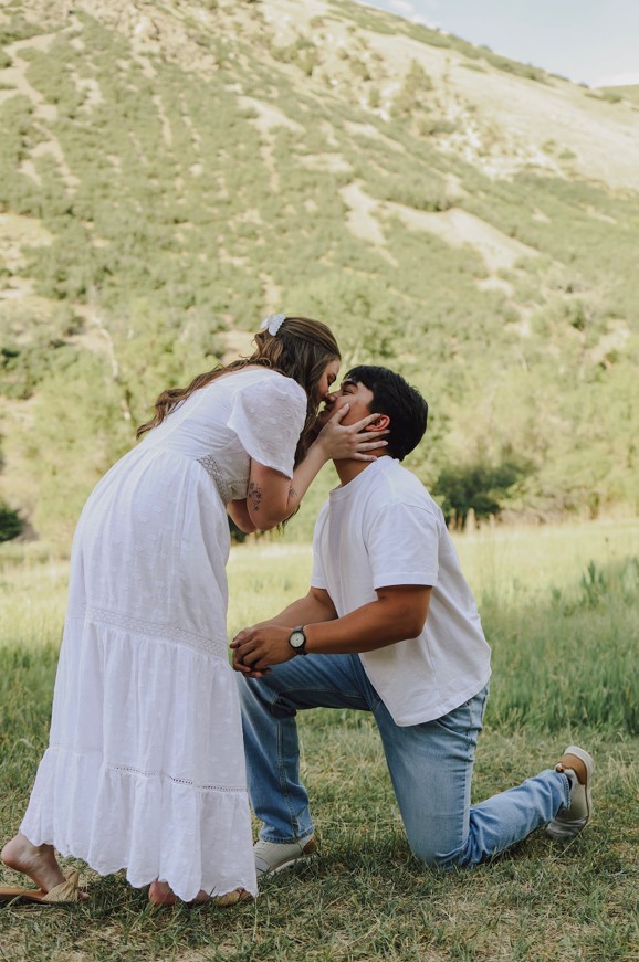 Cali & Patrick Kiss Photo